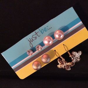 Earring bundle 4 sets  🦋